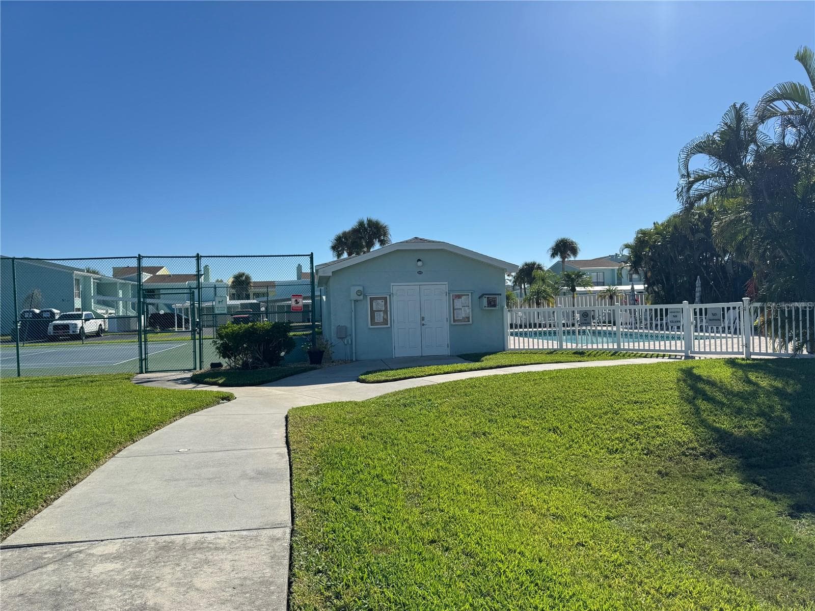 Townhouse at 603 GARLAND CIR, INDIAN ROCKS BEACH, photo 35 of 43