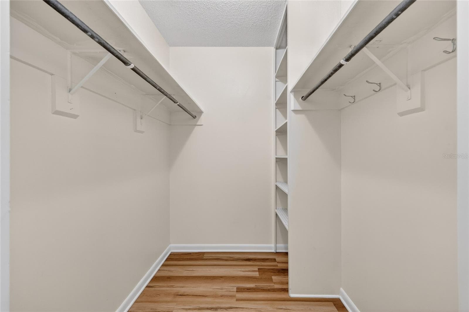 Condominium at 200 E 10TH AVE #8, MOUNT DORA, photo 17 of 34