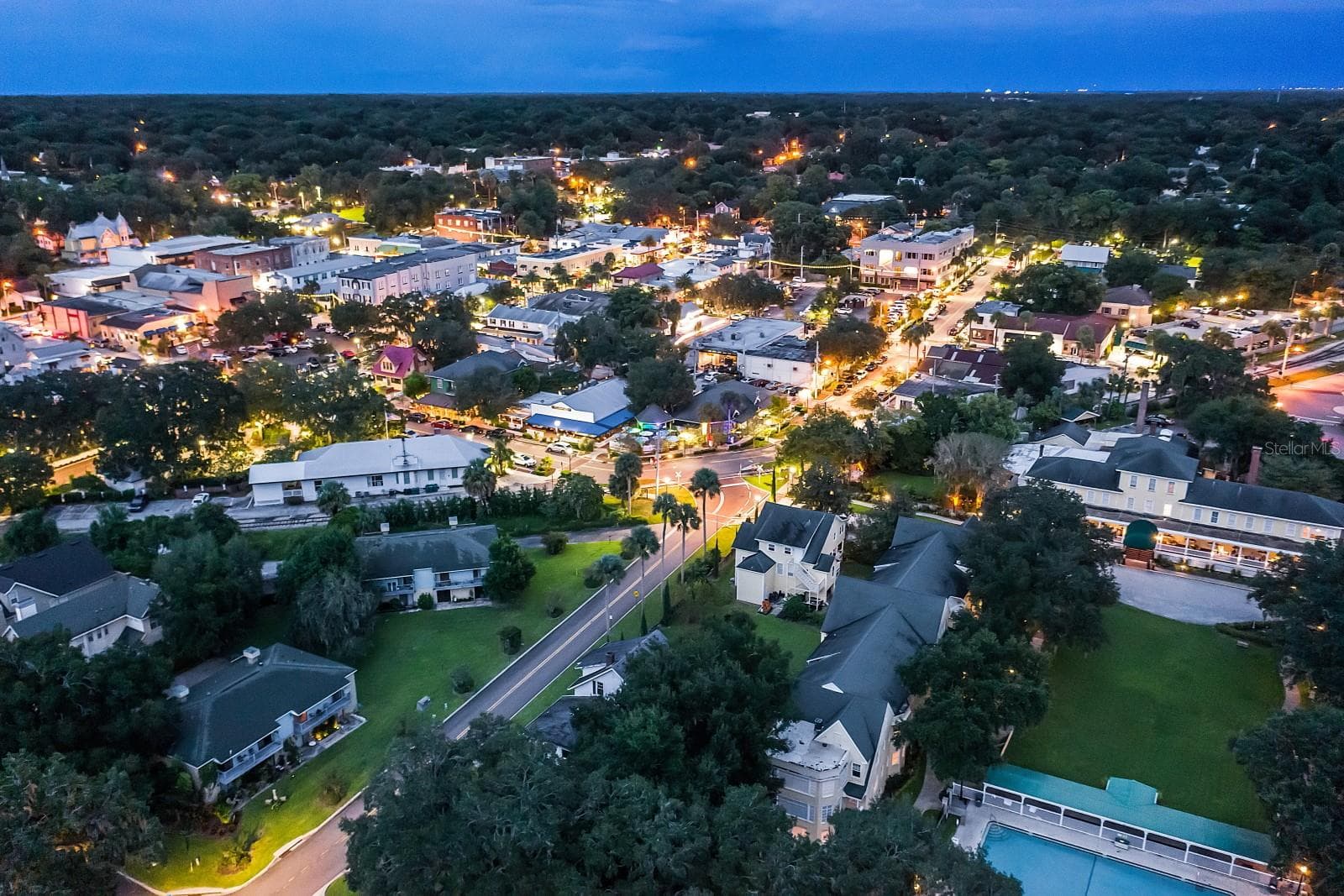 Condominium at 200 E 10TH AVE #8, MOUNT DORA, photo 31 of 34