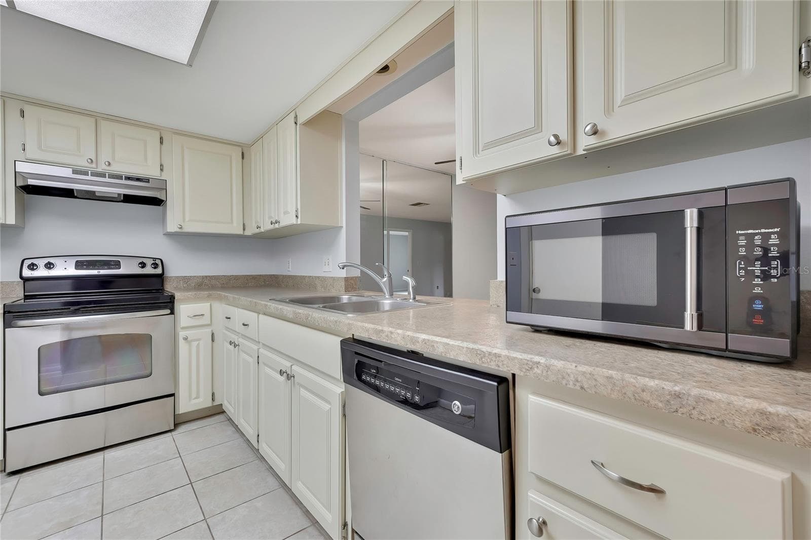 Condominium at 63 DOUGLAS ST #11, HOMOSASSA, photo 4 of 43