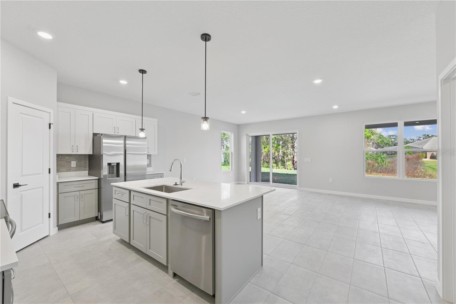 PhotoPhotos are of same model with similiar finishes.s are of same model with similiar finishes. - 84 SPRINGWOOD DR, PALM COAST