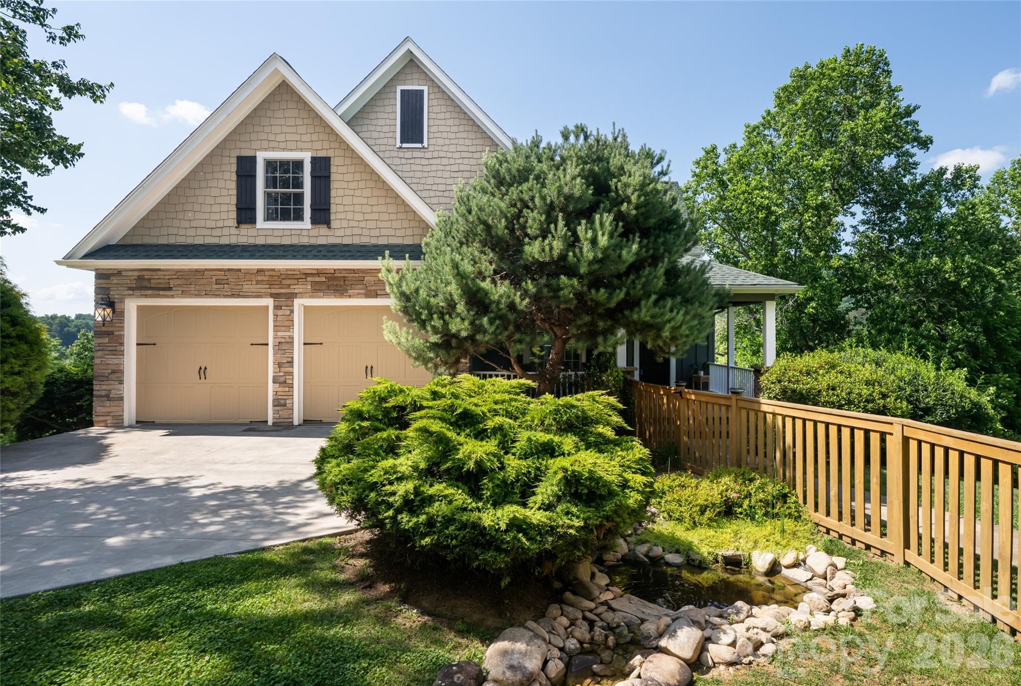 End of cul-de-sac privacy with second adjoining lot - 33 Bridle Path Drive, Barnardsville
