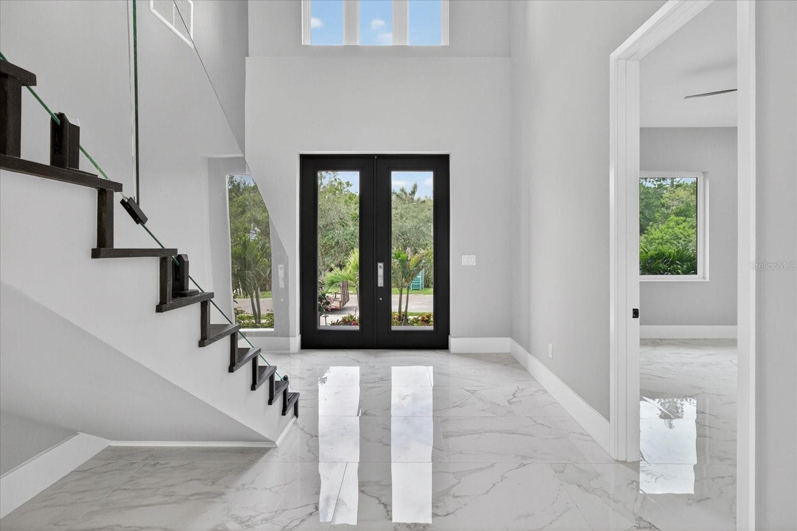 Exquisite Entry - 3420 CHANNELSIDE CT, SAFETY HARBOR