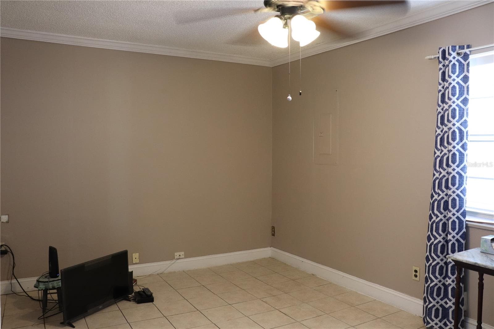 Single Family Residence at 11012 BRIGHTSIDE DR, TAMPA, photo 3 of 16