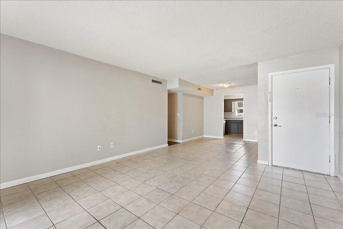 Condominium at 7210 N MANHATTAN AVE #1714, TAMPA, photo 7 of 27