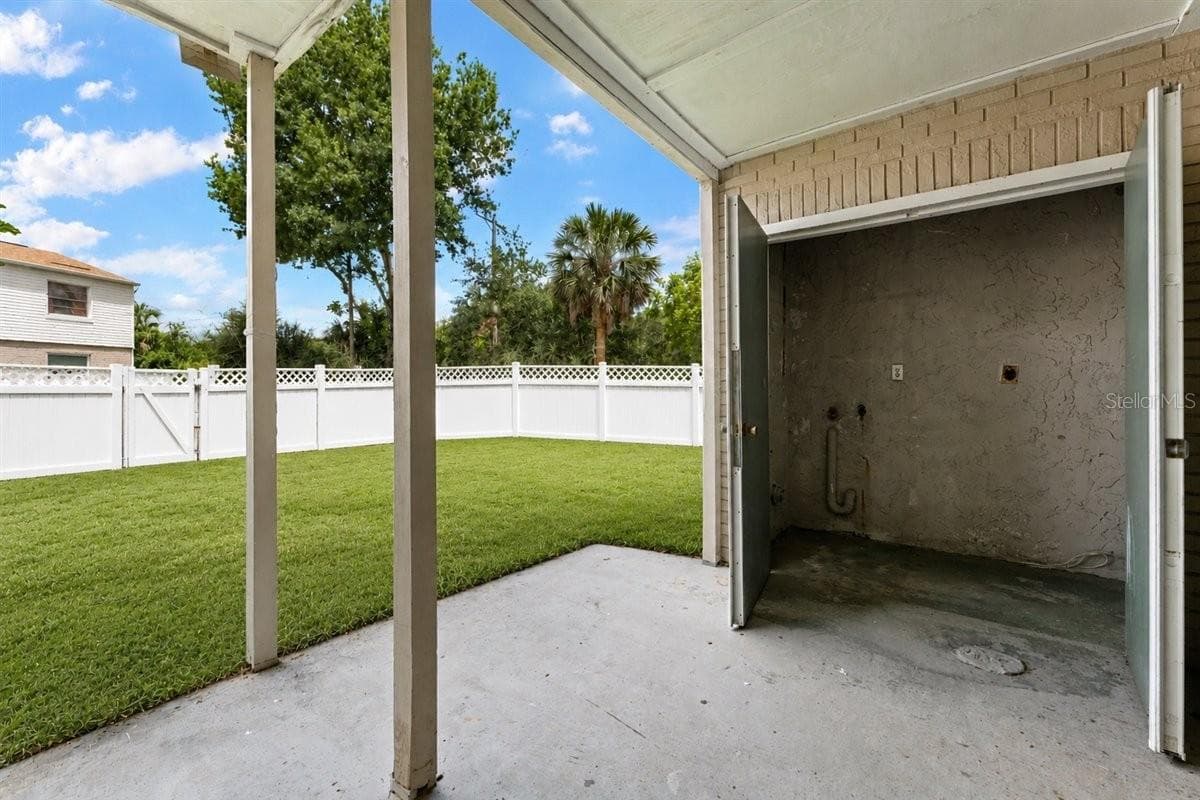 Condominium at 7210 N MANHATTAN AVE #1714, TAMPA, photo 23 of 27