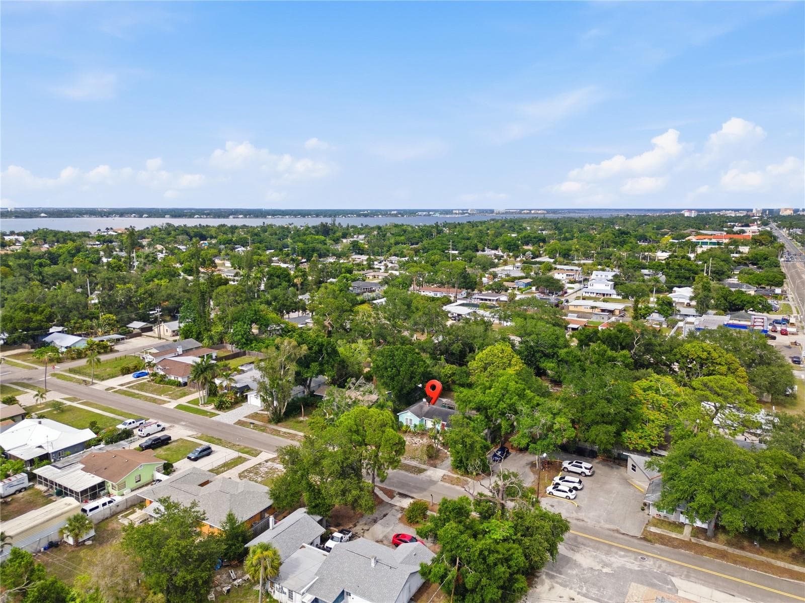 Located in one of West Bradenton’s most desirable pockets near beaches and Bradenton Country Club. - 411 W 48TH ST, BRADENTON