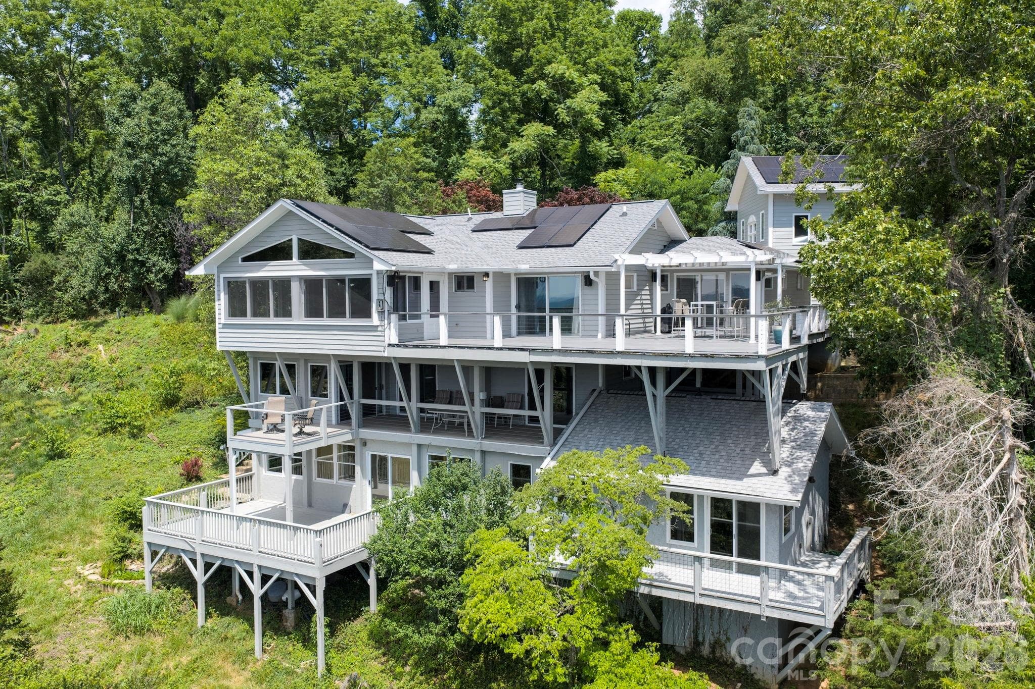 Single Family Residence at 38 Lookout Road, Asheville, photo 5 of 33
