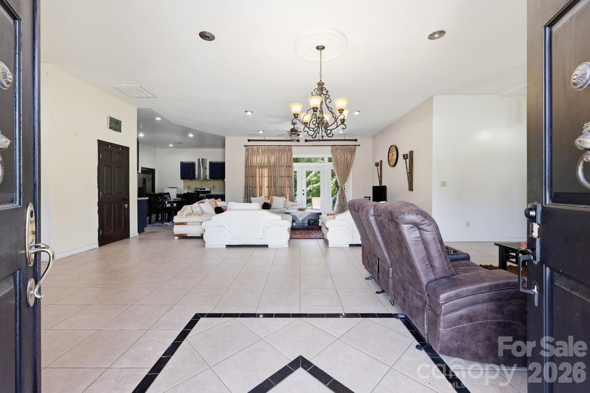 Single Family Residence at 1803 Wilton Gate Drive, Charlotte, photo 4 of 33