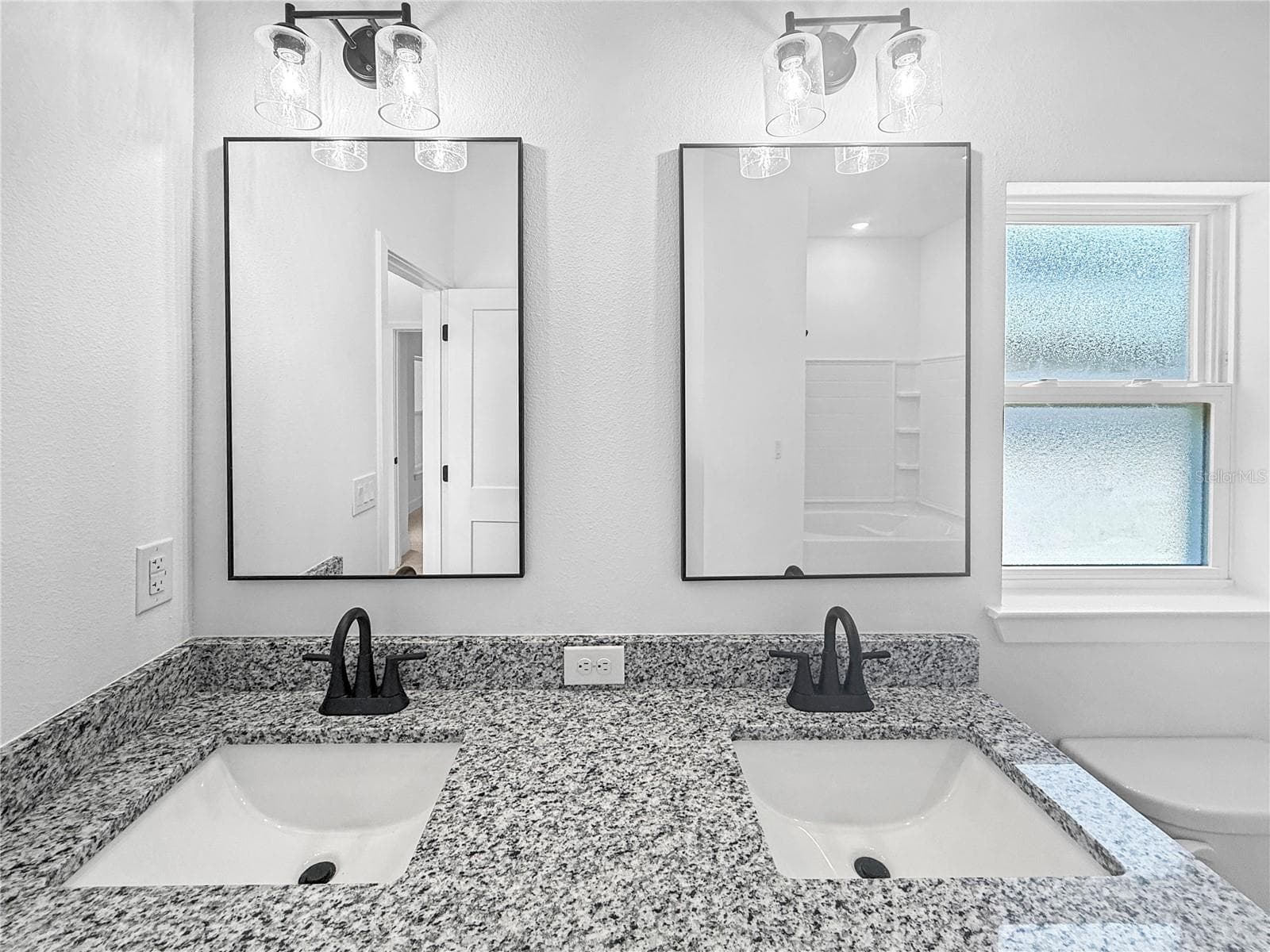 Double Vanity - 7612 BENT TREE LOOP, ST CLOUD