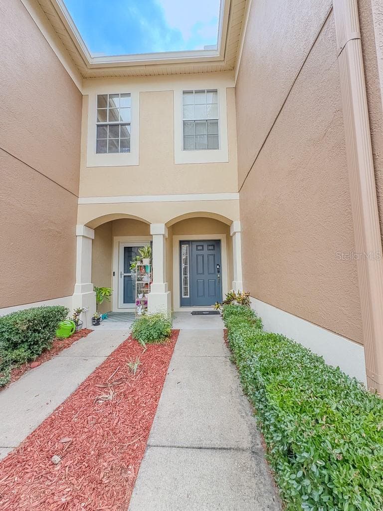 Townhouse at 8505 SANDY BEACH ST, TAMPA, photo 5 of 59