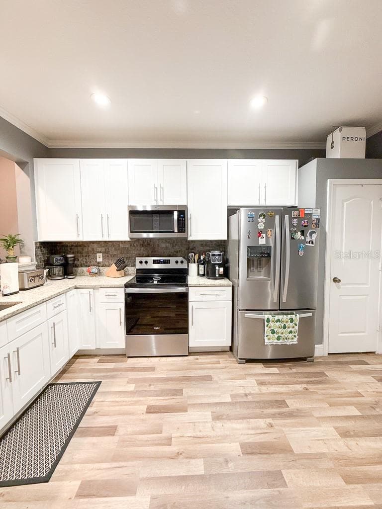 Townhouse at 8505 SANDY BEACH ST, TAMPA, photo 11 of 59
