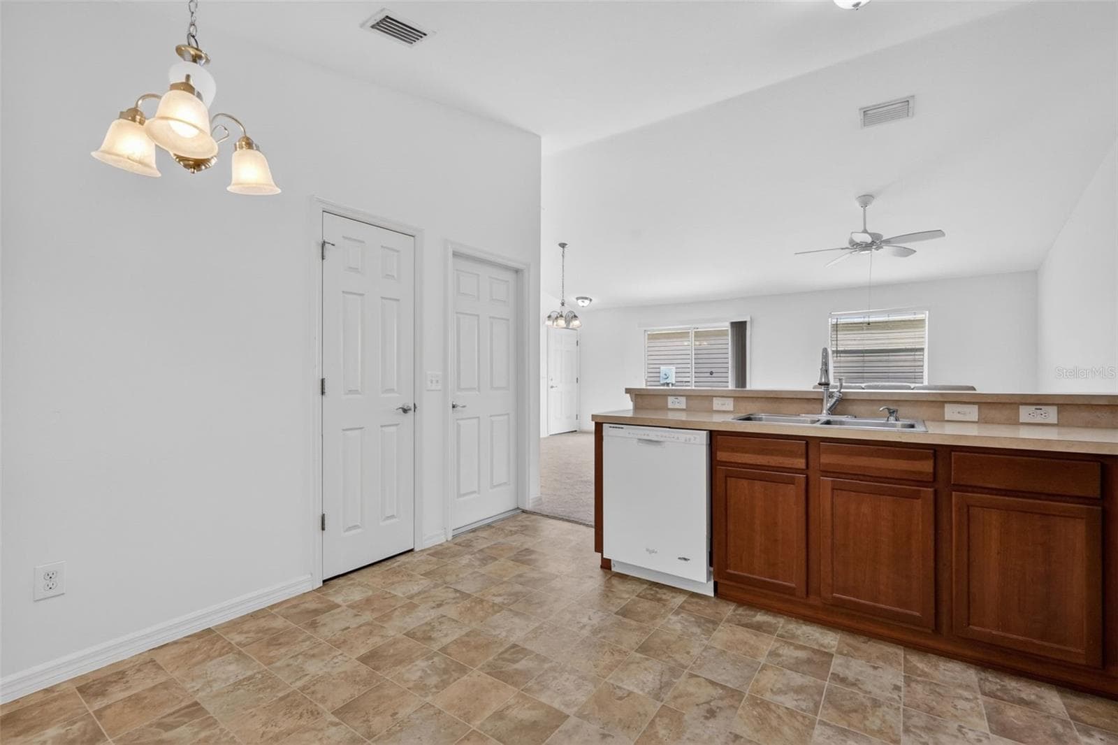 Kitchen and Dinette - 3419 CARRABELLE CT, THE VILLAGES