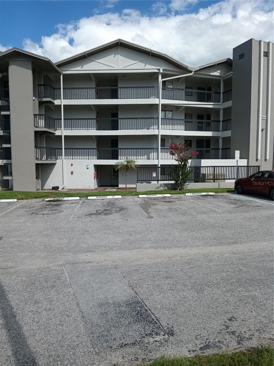 1064 LOTUS PKWY #915