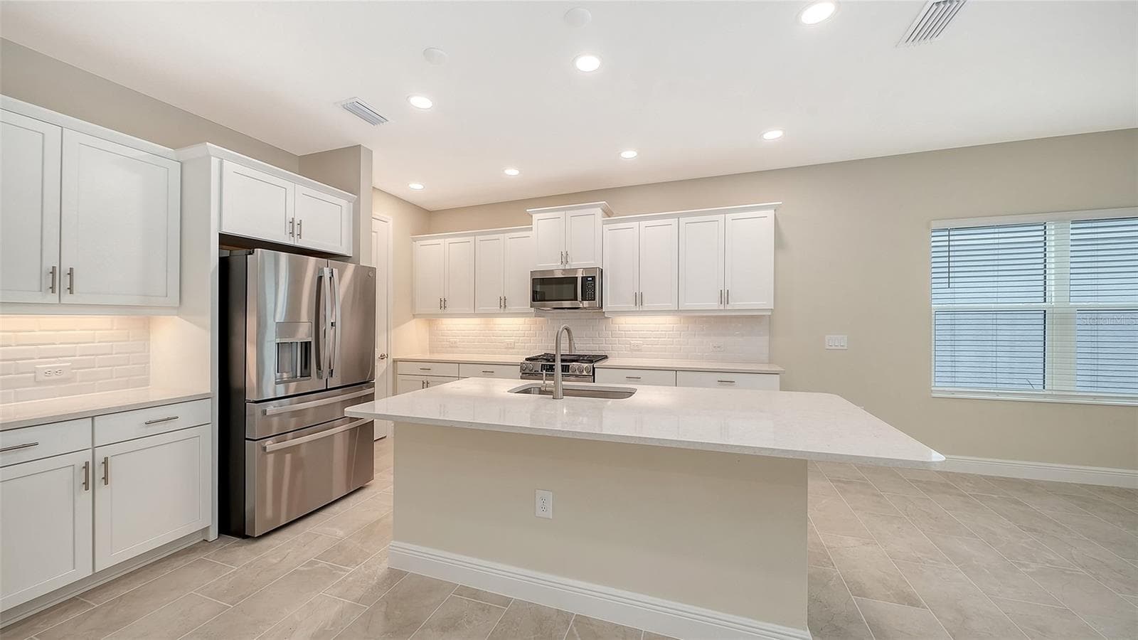 Single Family Residence at 6547 BIG BAYOU DR, SARASOTA, photo 13 of 52