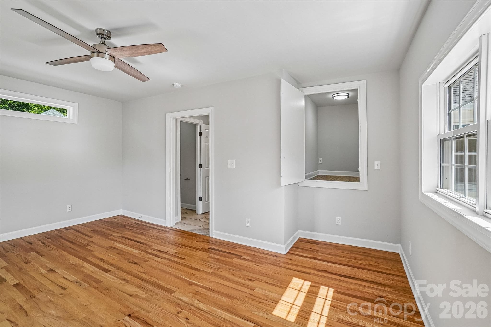 Single Family Residence at 28 Ridgefield Place, Asheville, photo 13 of 48