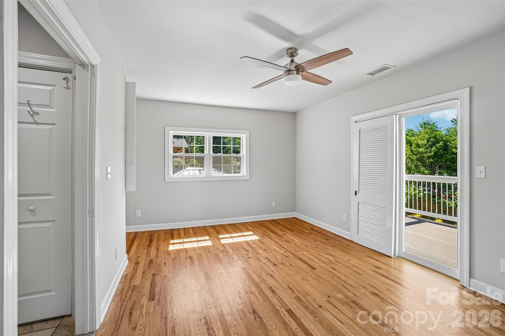 Single Family Residence at 28 Ridgefield Place, Asheville, photo 27 of 48