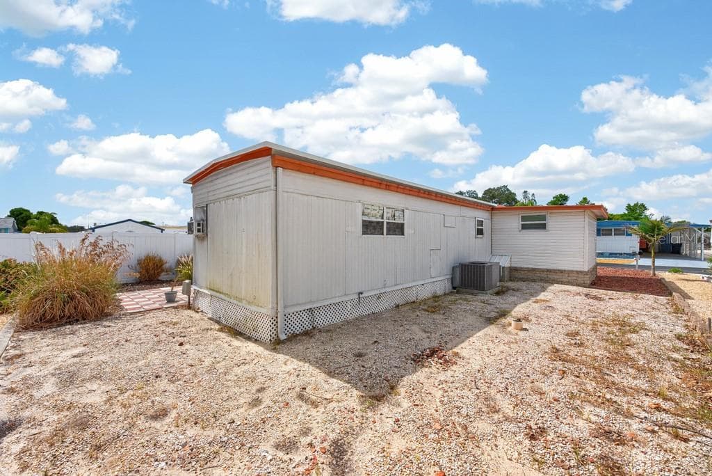 Mobile Home at 3527 TIKI DR, HOLIDAY, photo 37 of 52