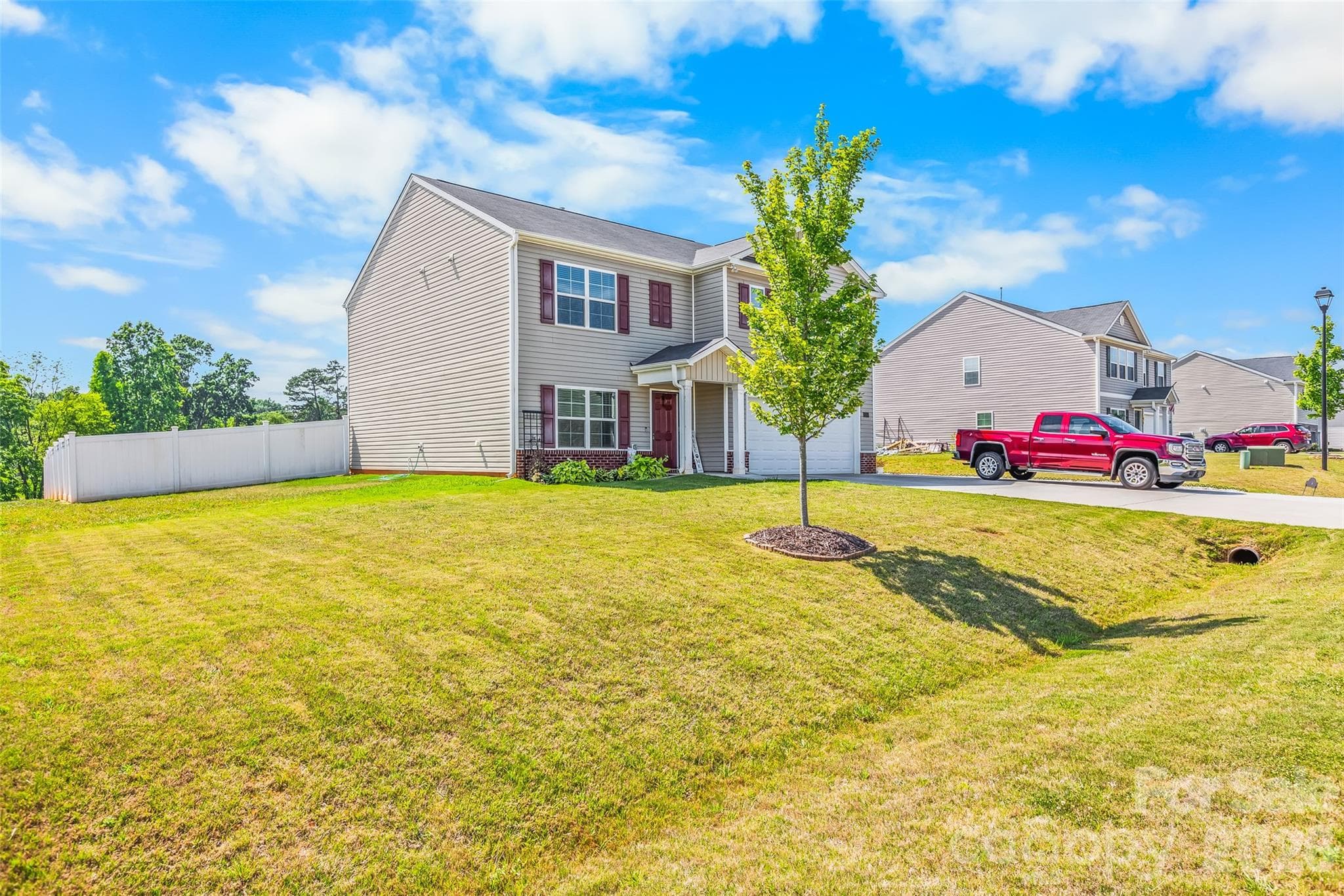 Single Family Residence at 164 Ashfield Lane, Lexington, photo 4 of 45