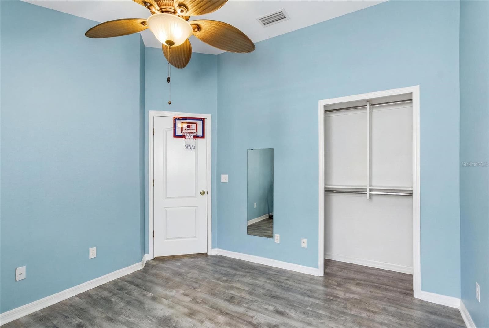 Single Family Residence at 4613 CORSAGE DR, LUTZ, photo 14 of 50
