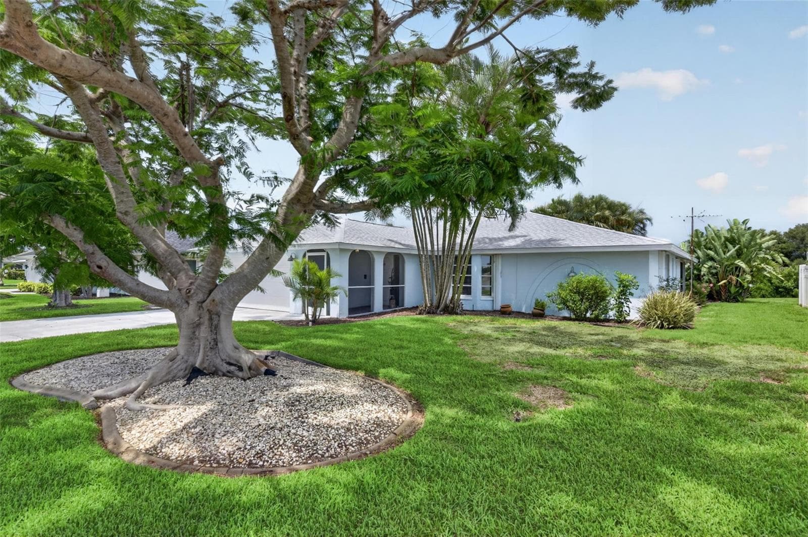 Front elevation of home - 1226 PINE NEEDLE RD, VENICE