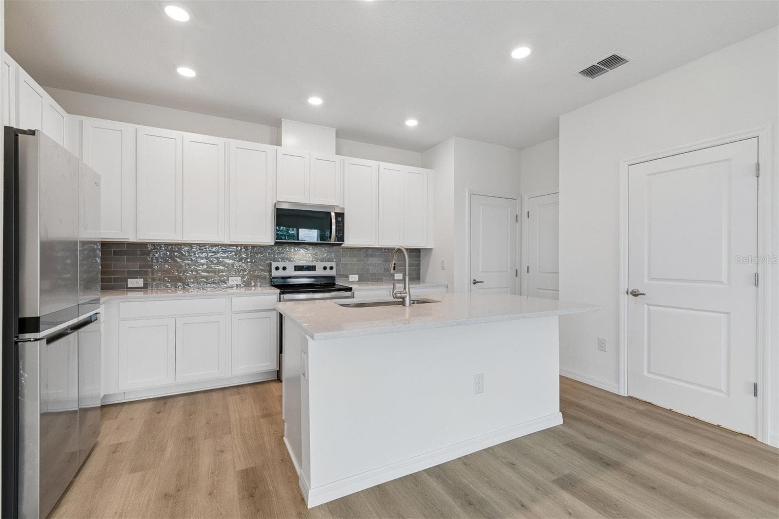 Kitchen - 6341 JENSEN VIEW AVE, APOLLO BEACH