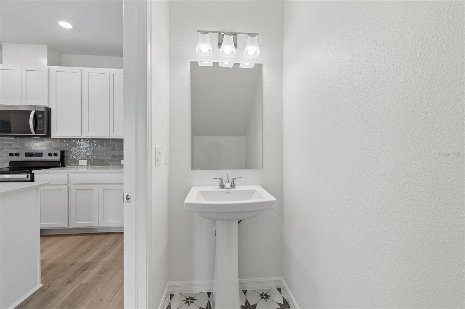 Powder Bath - 6341 JENSEN VIEW AVE, APOLLO BEACH