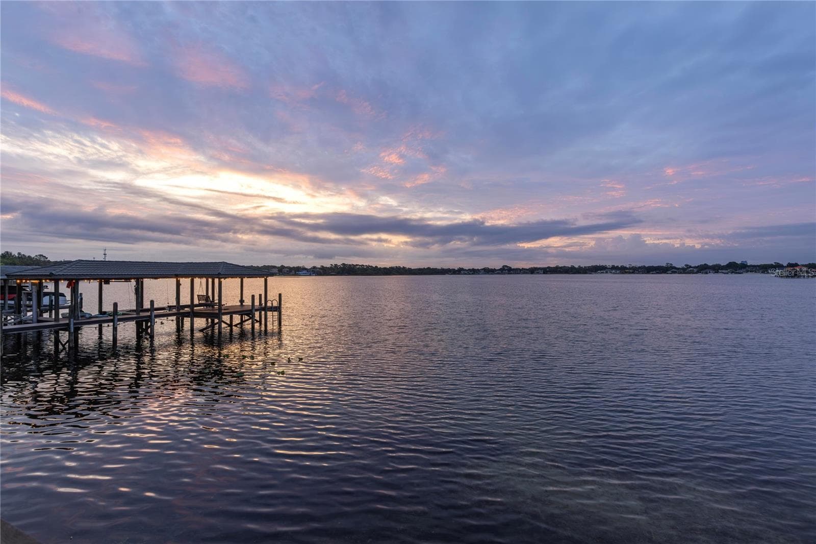 2201 COVE CT
