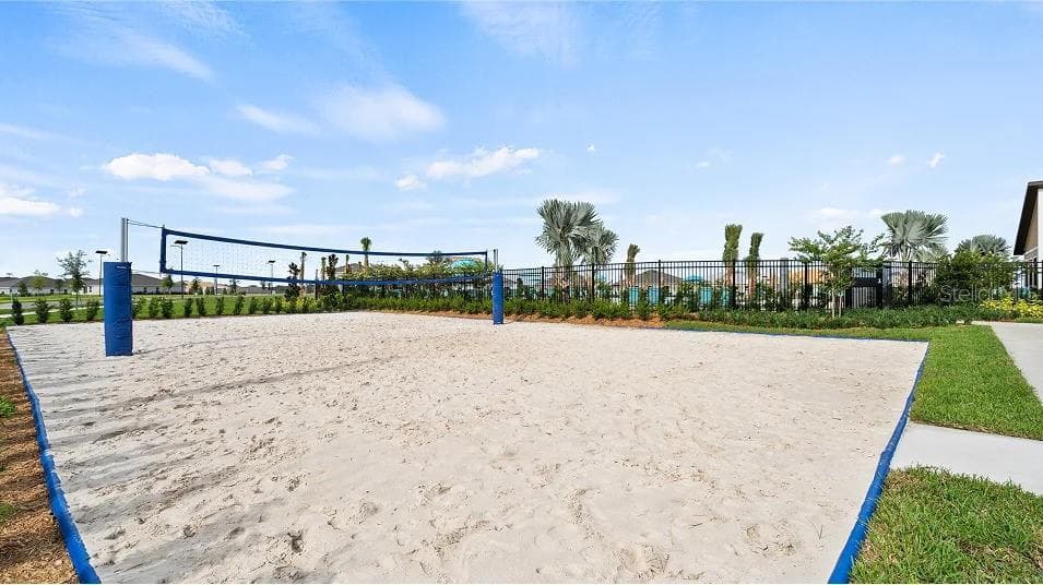 Courts - 836 TIMBERLAND DR, EAGLE LAKE