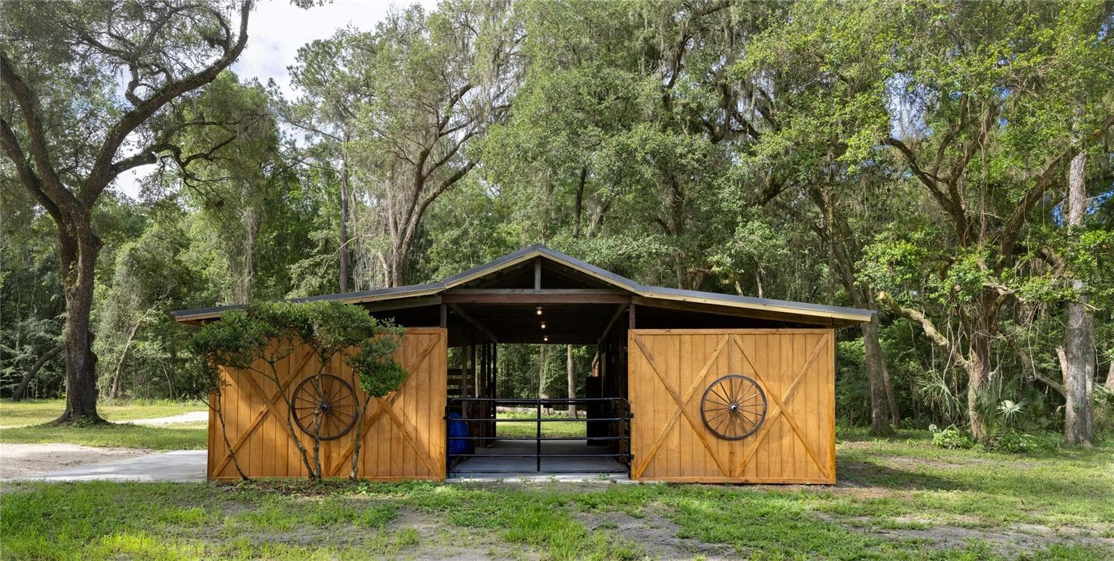 Barn Exterior - 14810 NW 185 ST, WILLISTON