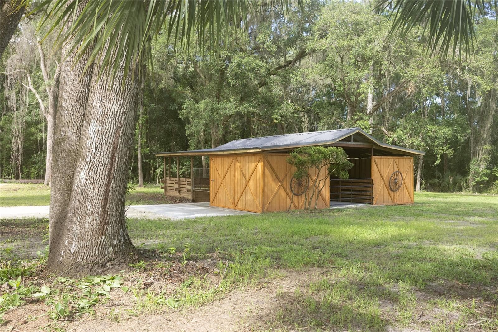 Barn Exterior - 14810 NW 185 ST, WILLISTON