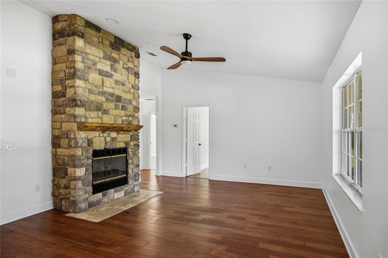 Fireplace - 14810 NW 185 ST, WILLISTON