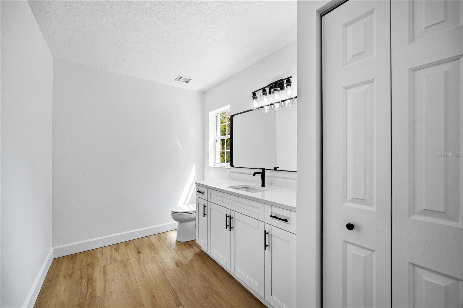 Bathroom #1 - 14810 NW 185 ST, WILLISTON