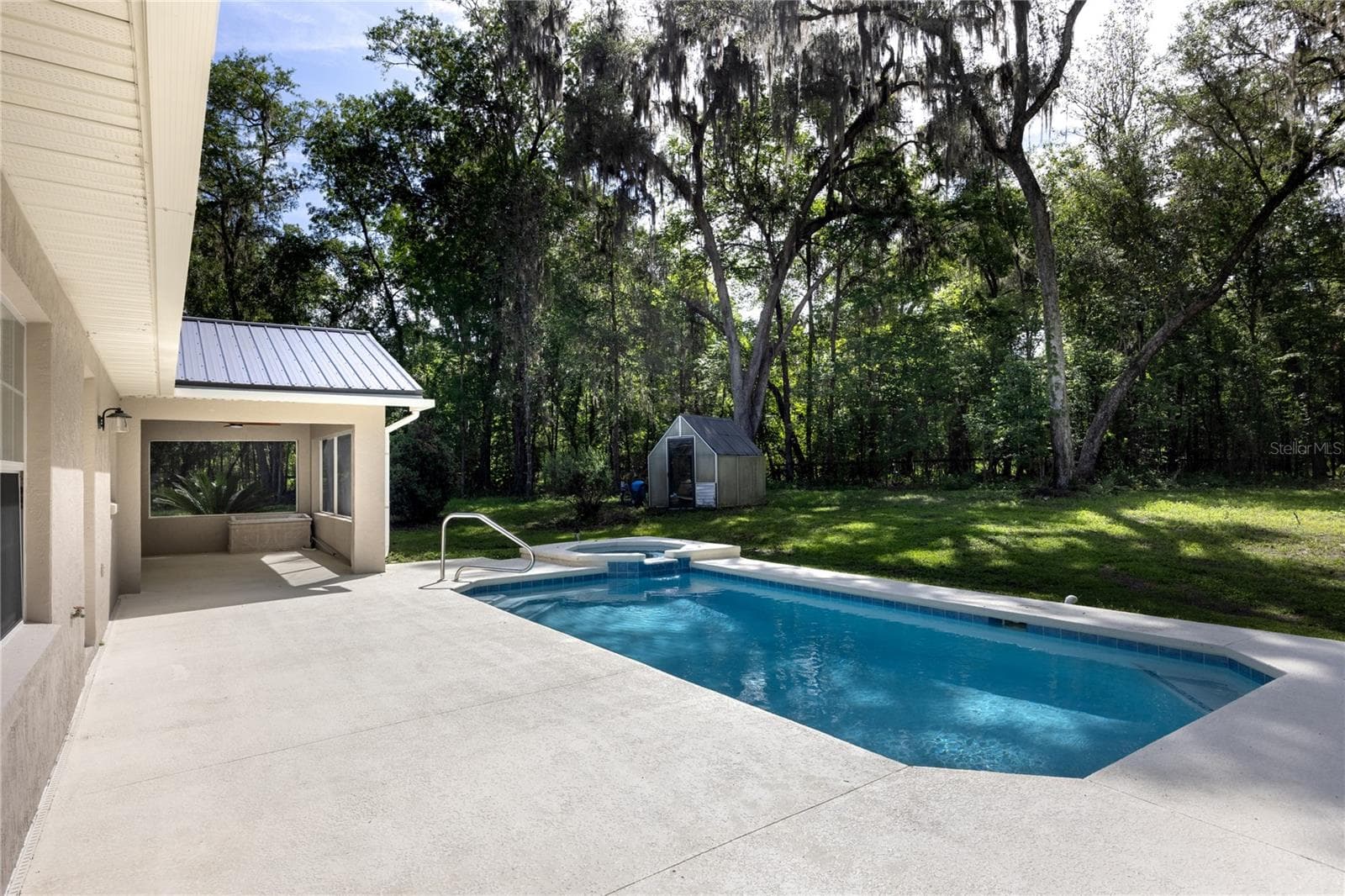 Back Terrace - 14810 NW 185 ST, WILLISTON