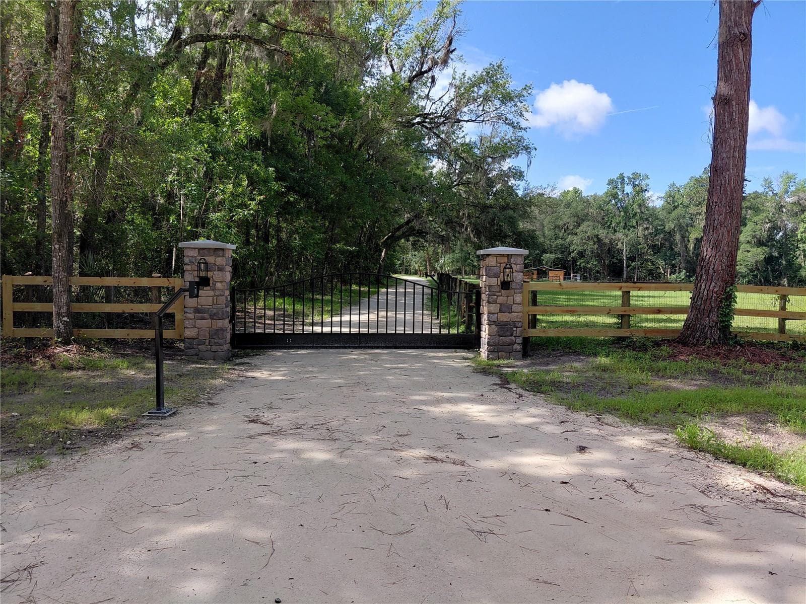 Entrance Gate with KeyPad - 14810 NW 185 ST, WILLISTON