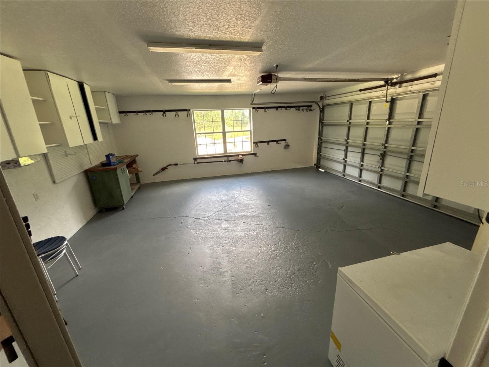 Garage with Deep Freezer - 14810 NW 185 ST, WILLISTON