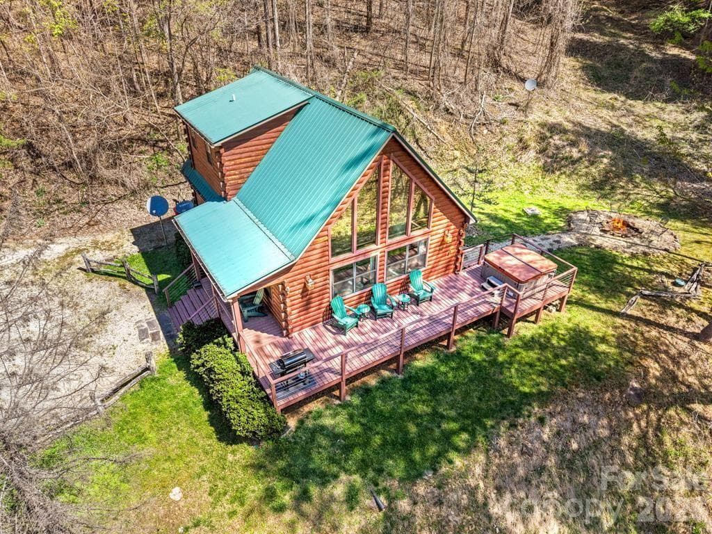 Single Family Residence at 210 Chickadee Drive, Bryson City, photo 2 of 31