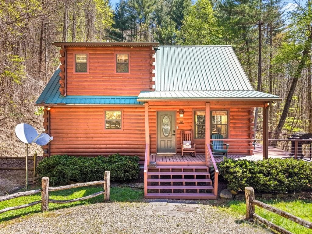 Single Family Residence at 210 Chickadee Drive, Bryson City, photo 4 of 31