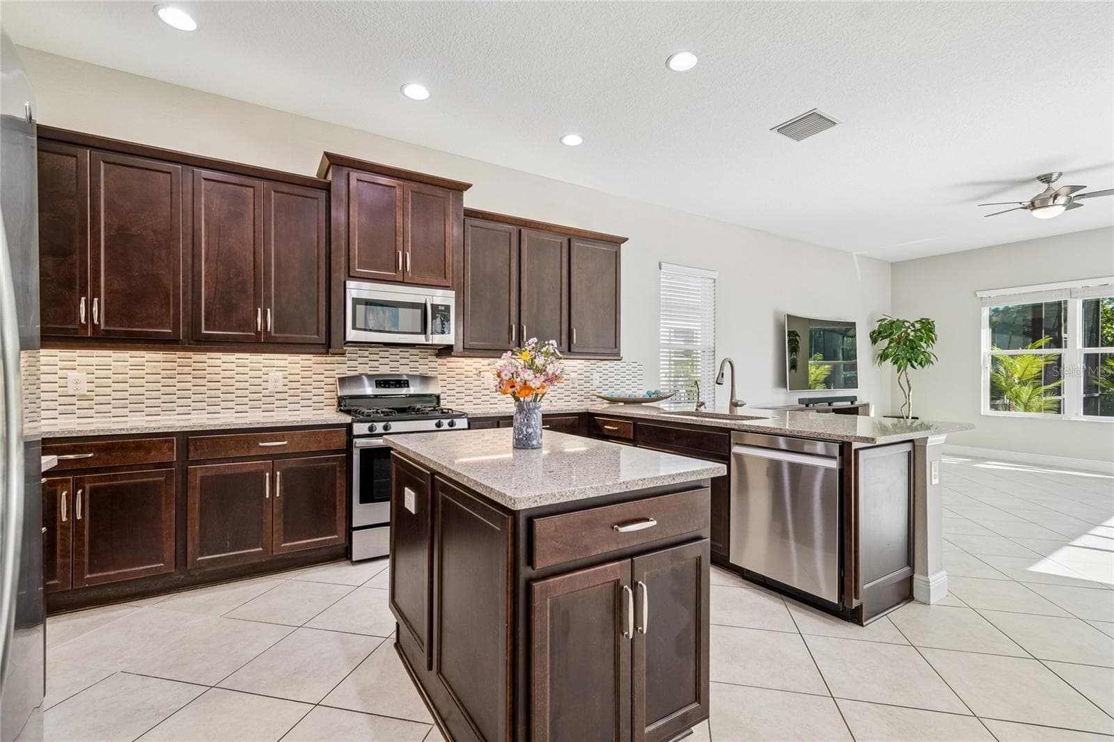 Single Family Residence at 30229 SOUTHERNWOOD CT, WESLEY CHAPEL, photo 29 of 90