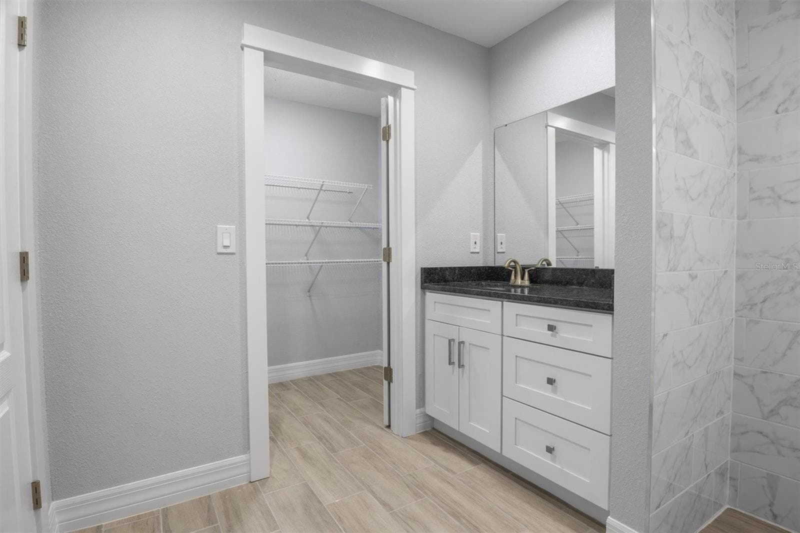 Guest Bathroom - 3945 CHART PRINE RD, LAKELAND