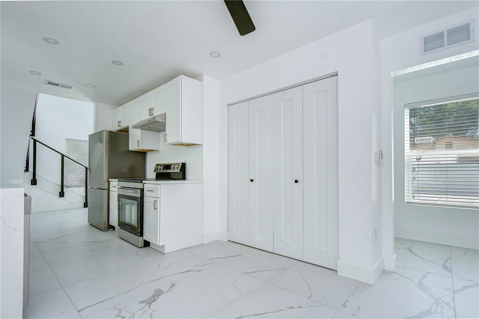 Single Family Residence at 222 8TH AVENUE DR W, BRADENTON, photo 14 of 33