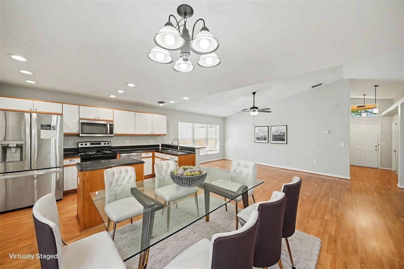 Virtually Staged - 2424 CAMDEN OAKS PL, VALRICO