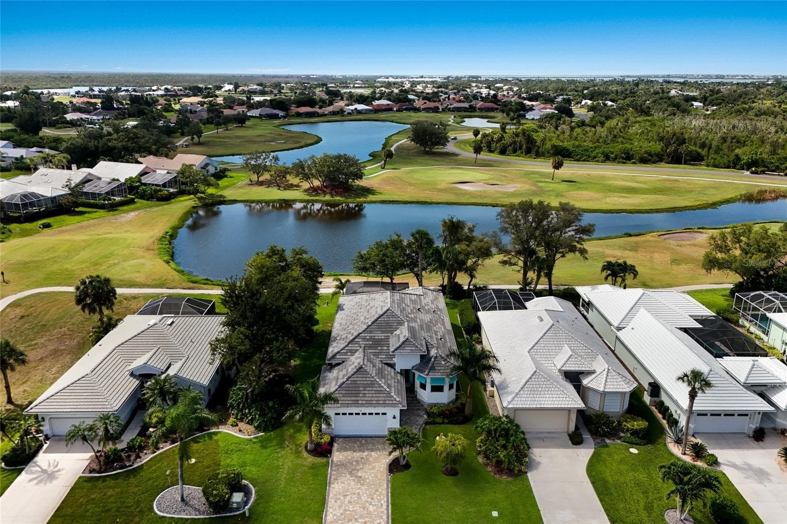 Durable tile roof - 115 WESTWIND DR, PLACIDA