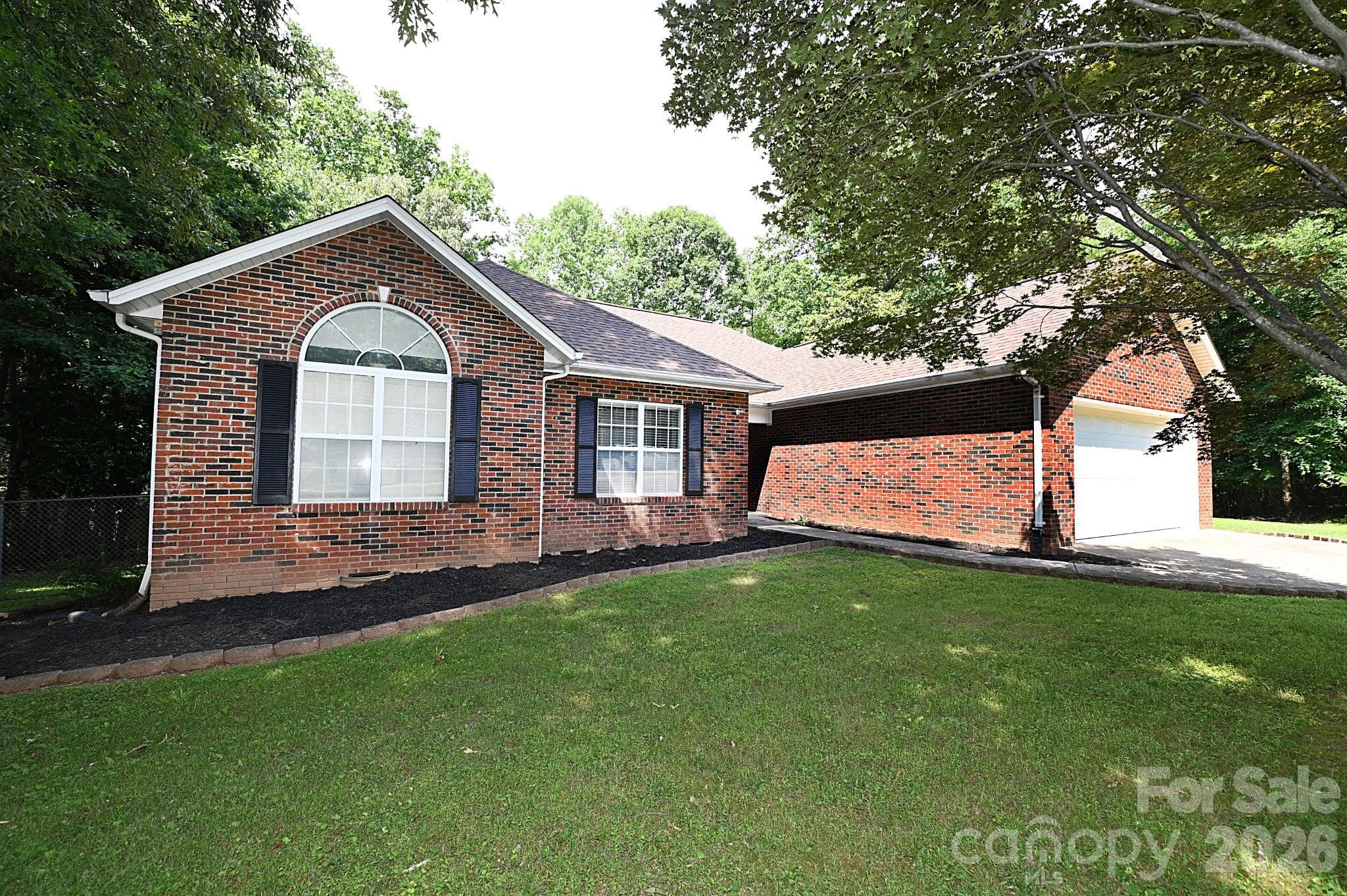 Welcome to 1035 E 24th St Newton - Newton