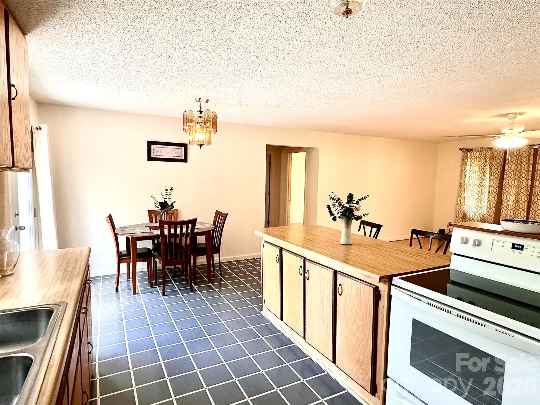 House Kitchen-Main Level - 422 US Highway 19E Highway, Spruce Pine