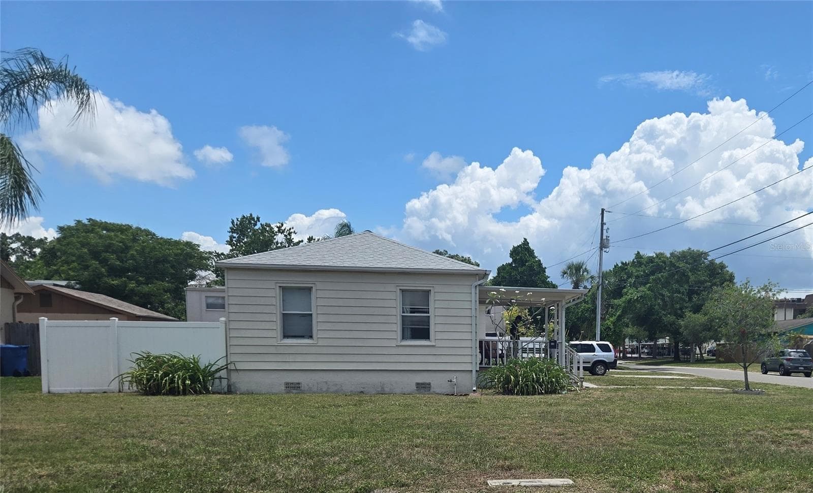 Single Family Residence at 146 NE MADISON CIR N, ST PETERSBURG, photo 7 of 25