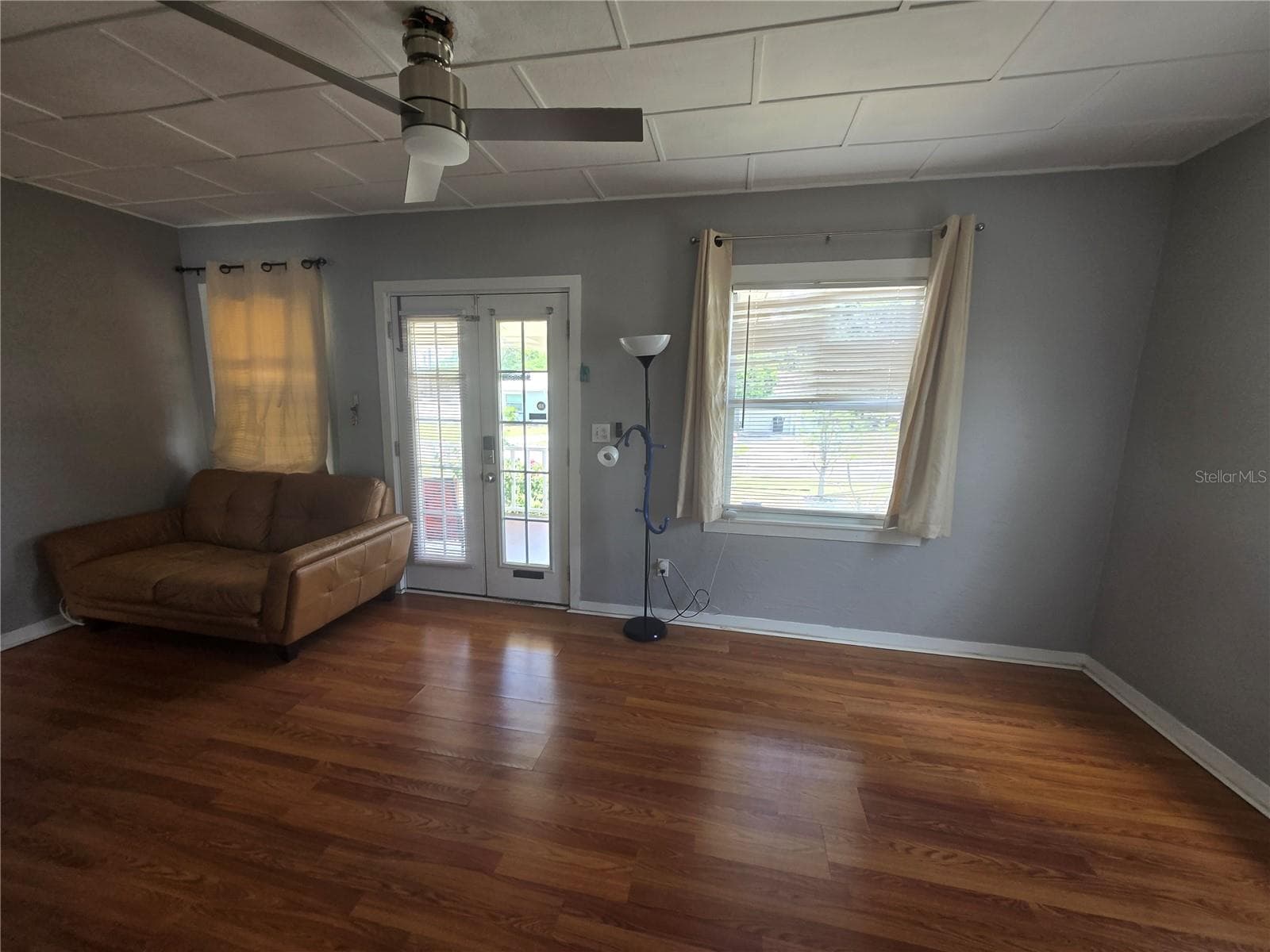 Single Family Residence at 146 NE MADISON CIR N, ST PETERSBURG, photo 8 of 25