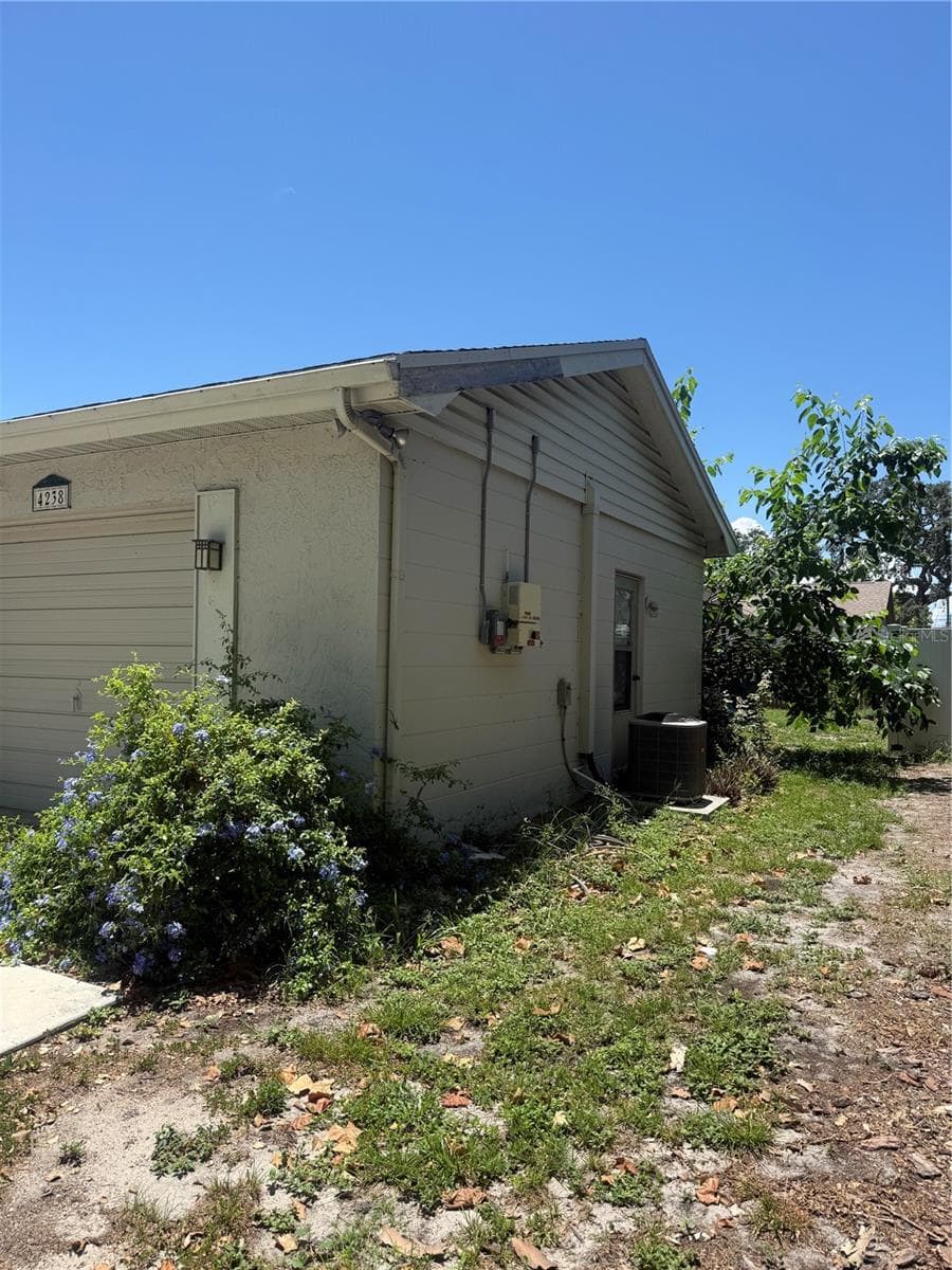 Single Family Residence at 4238 PINEFIELD AVE, HOLIDAY, photo 41 of 64