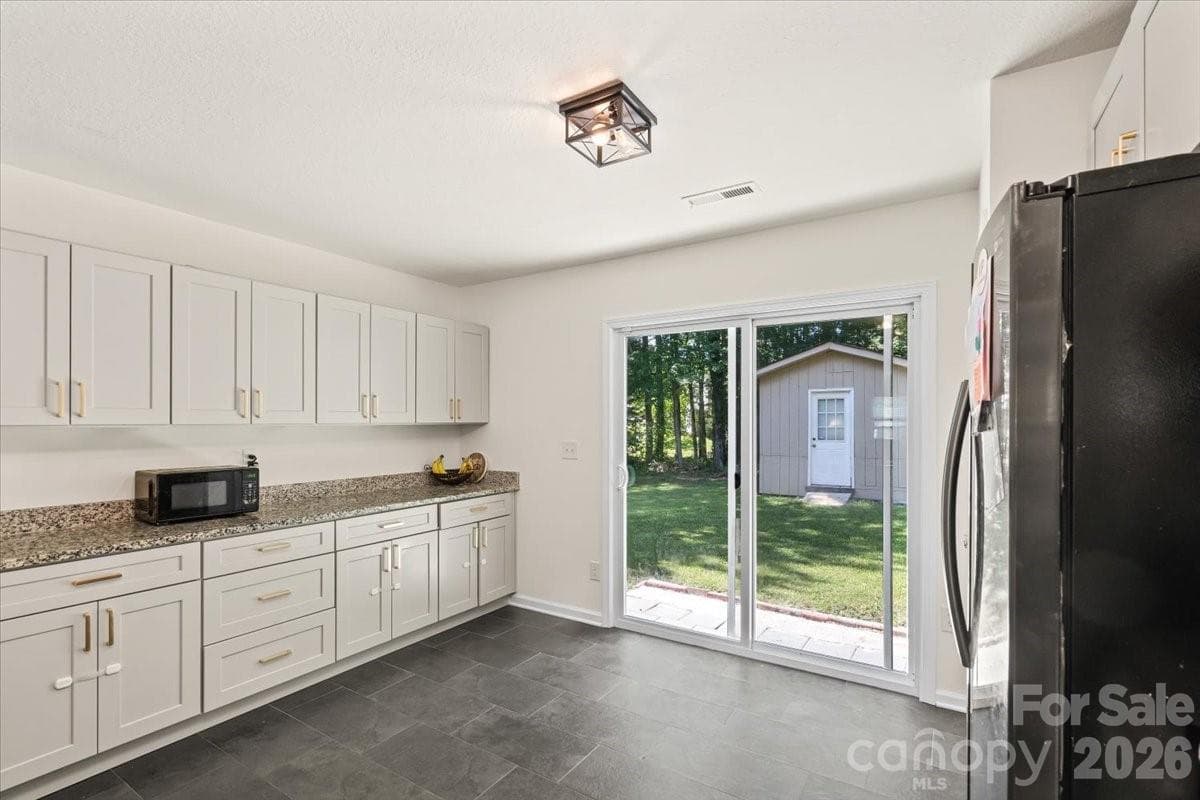 Single Family Residence at 3119 Decapolis Drive, Charlotte, photo 9 of 20