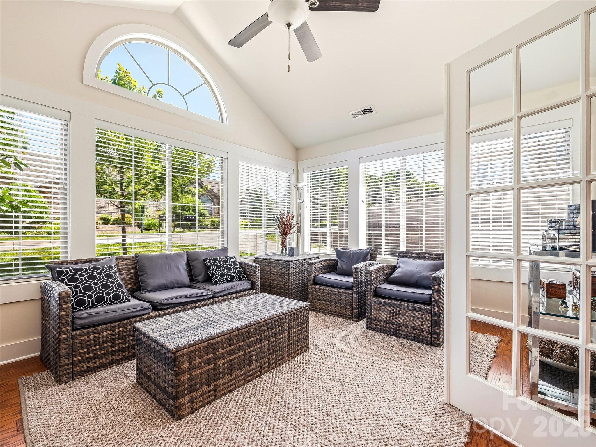 Sun Room - 39 Braeburn Way, Flat Rock